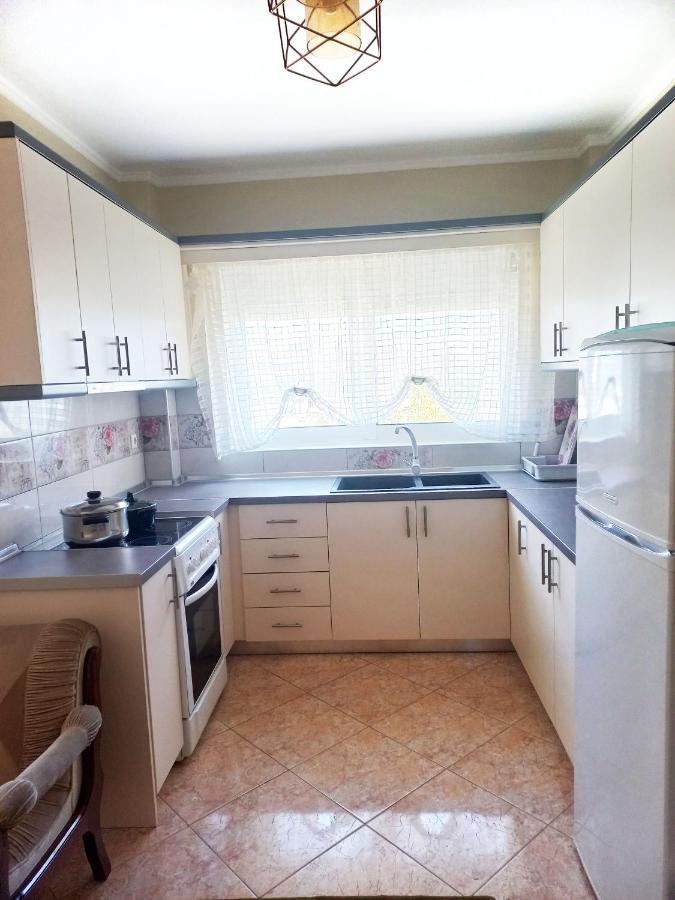 Evis Maisonette With Sea View 弗洛伊塔 外观 照片
